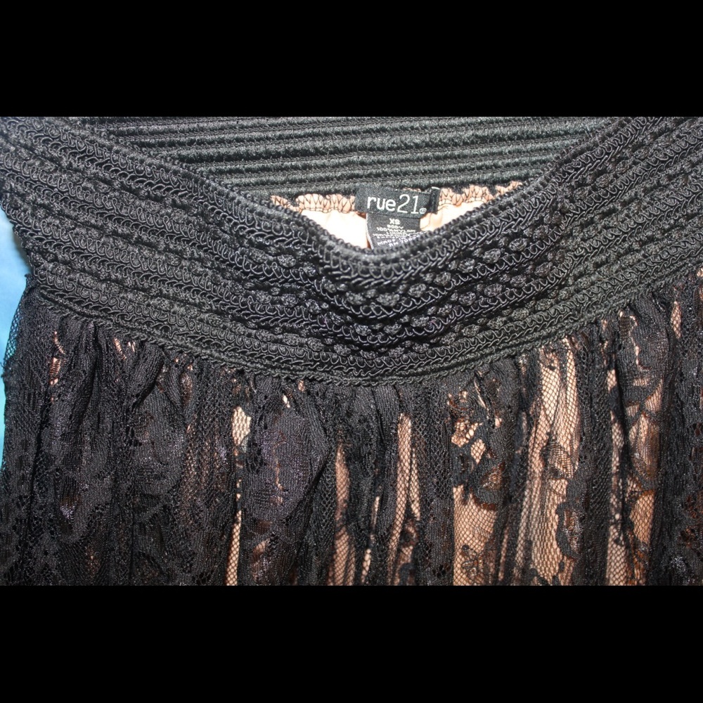 Lace skirt - Picture 3 of 4